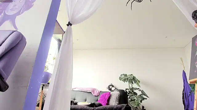 witchviolet online show from 10-16-25, 04:37