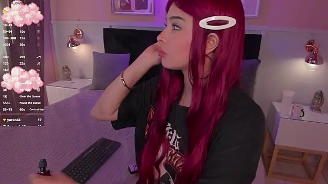 chloe watson  online show from 04-15-26, 07:58