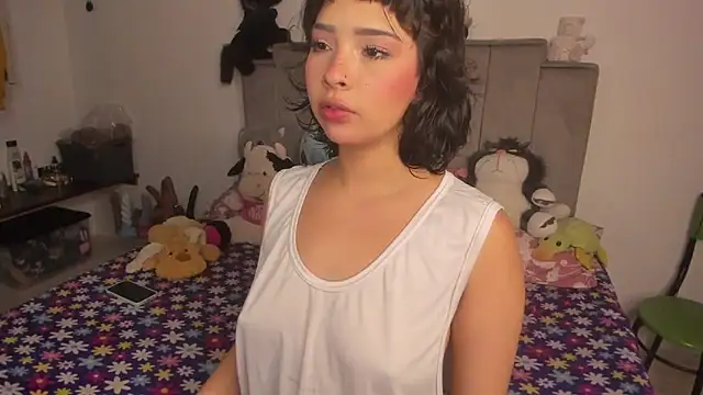 Snapshot of chloe_watson_ chatting on 07-04-26, 11:42 chloe watson online show from 07-04-26, 11:42
