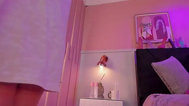 chloe watson  online show from 11-29-25, 08:09