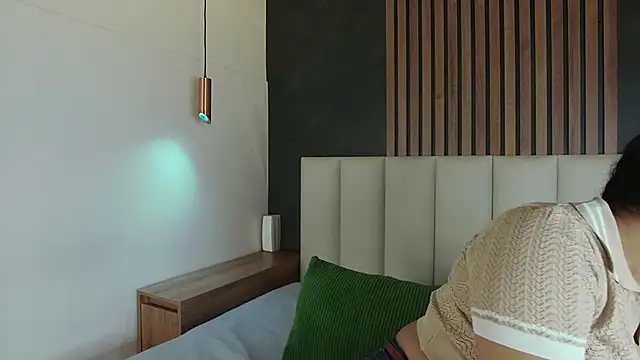 Snapshot of eva_daemon chatting on 02-11-26, 11:43 eva daemon online show from 02-11-26, 11:43