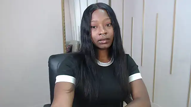 Snapshot of Nayariskaya chatting on 06-19-26, 01:50 Nayariskaya online show from 06-19-26, 01:50
