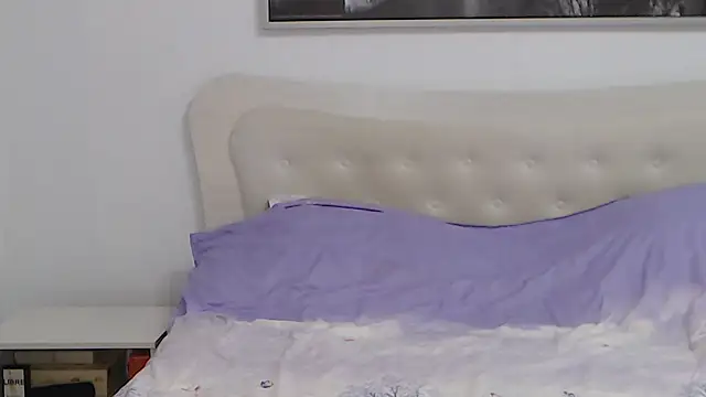 Snapshot of naughtymommy666 chatting on 02-21-25, 06:04 naughtymommy666 online show from 02-21-25, 06:04