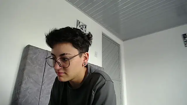 linda 33 online show from 04-09-26, 04:24