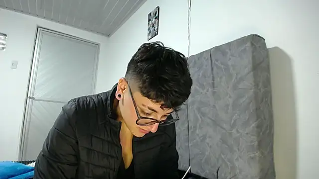 linda 33 online show from 04-23-26, 02:40