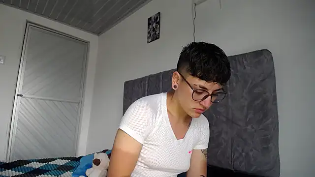 linda 33 online show from 04-21-26, 06:47