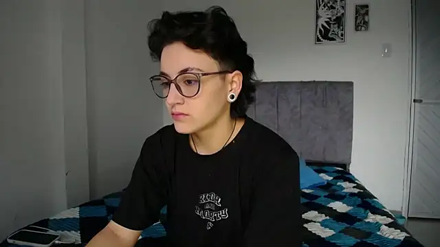 linda 33 online show from 02-04-26, 03:29