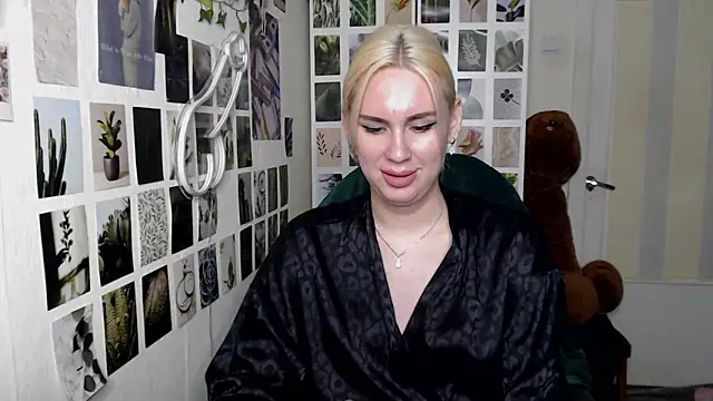 CapriScorpion online show from 10-21-25, 03:00