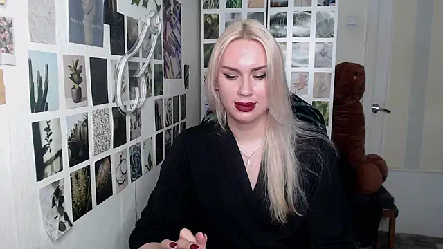 CapriScorpion online show from 11-21-25, 11:09