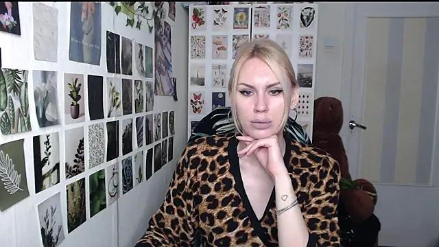Snapshot of CapriScorpion chatting on 06-13-26, 10:46 CapriScorpion online show from 06-13-26, 10:46
