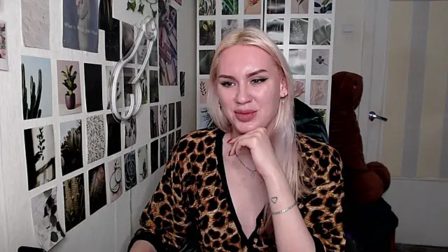 CapriScorpion online show from 11-16-25, 02:55