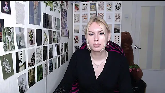 Snapshot of CapriScorpion chatting on 06-15-26, 11:21 CapriScorpion online show from 06-15-26, 11:21