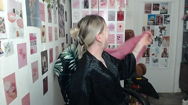 CapriScorpion online show from 03-19-25, 06:23