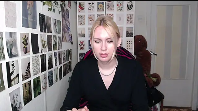 Snapshot of CapriScorpion chatting on 06-19-26, 12:00 CapriScorpion online show from 06-19-26, 12:00