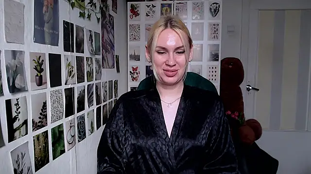 CapriScorpion online show from 04-16-26, 01:23