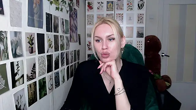 CapriScorpion online show from 04-27-26, 05:11