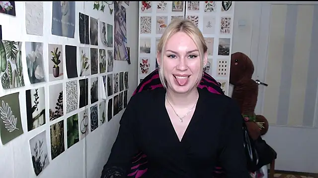 Snapshot of CapriScorpion chatting on 06-16-26, 03:45 CapriScorpion online show from 06-16-26, 03:45