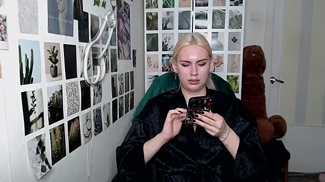 CapriScorpion online show from 10-17-25, 02:41