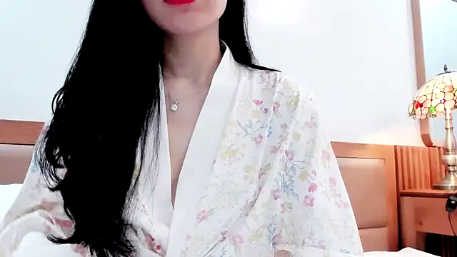 Snapshot of Lita-Julia chatting on 10-13-25, 05:58 Lita-Julia online show from 10-13-25, 05:58