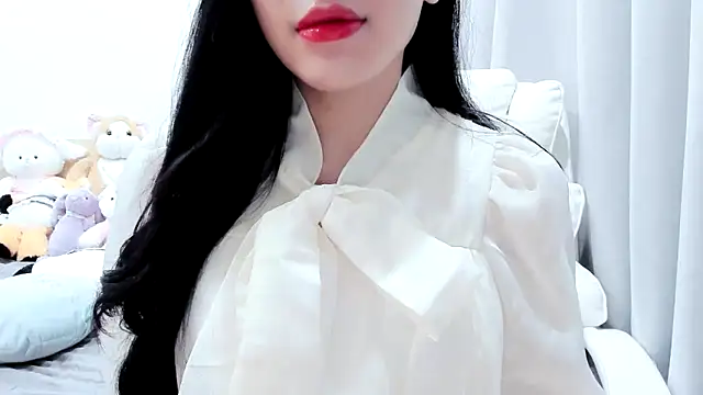 Snapshot of Lita-Julia chatting on 11-02-25, 05:18 Lita-Julia online show from 11-02-25, 05:18