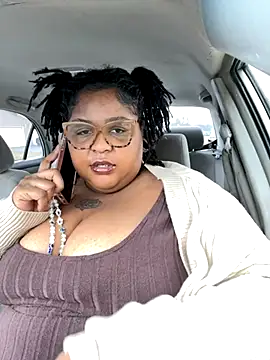 Snapshot of kweenxkarma chatting on 10-27-25, 09:49 kweenxkarma online show from 10-27-25, 09:49