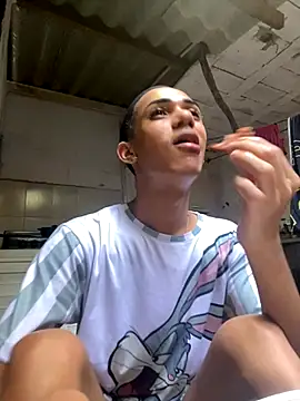 Snapshot of KatrinaQueen1 chatting on 11-08-25, 02:31 KatrinaQueen1 online show from 11-08-25, 02:31