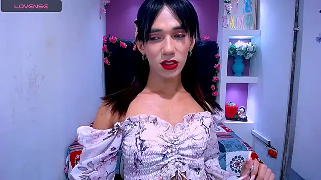 Snapshot of KatrinaQueen1 chatting on 12-18-25, 10:46 KatrinaQueen1 online show from 12-18-25, 10:46