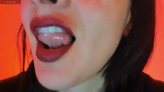 queen fetish online show from 11-13-25, 10:19