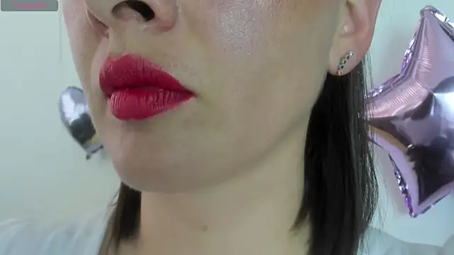 Snapshot of queen_fetish chatting on 06-16-26, 05:46 queen fetish online show from 06-16-26, 05:46