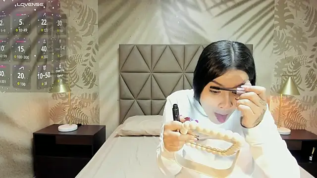 AnneDixie online show from 02-11-26, 03:06