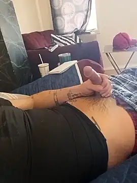 Snapshot of prettyboi6992 chatting on 02-11-26, 05:46 prettyboi6992 online show from 02-11-26, 05:46