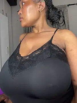 Bustygoddess32 online show from 06-14-26, 10:33