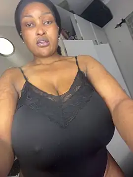 Bustygoddess32 online show from 07-04-26, 06:12