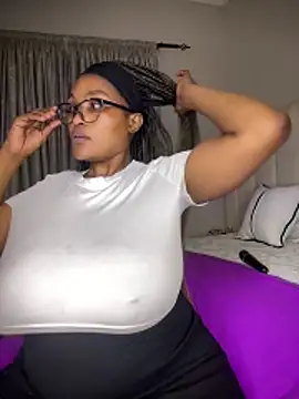 Bustygoddess32 online show from 05-21-26, 10:18