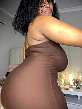 Snapshot of Bustygoddess32 chatting on 11-11-25, 02:28 Bustygoddess32 online show from 11-11-25, 02:28