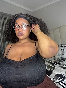 Bustygoddess32 online show from 06-25-26, 01:36