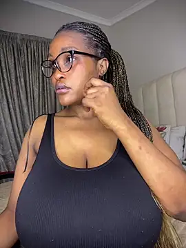 Bustygoddess32 online show from 05-08-26, 10:57