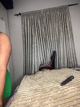 Bustygoddess32 online show from 04-17-26, 01:19