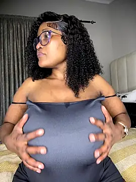 Snapshot of Bustygoddess32 chatting on 11-09-25, 02:15 Bustygoddess32 online show from 11-09-25, 02:15