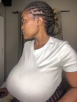 Bustygoddess32 online show from 04-29-26, 01:54