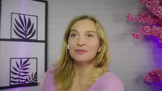 Snapshot of ms_natty chatting on 10-12-25, 07:15 ms natty online show from 10-12-25, 07:15
