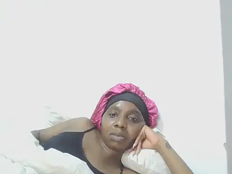 Snapshot of Sexxybella27 chatting on 09-22-25, 01:00 Sexxybella27 online show from 09-22-25, 01:00
