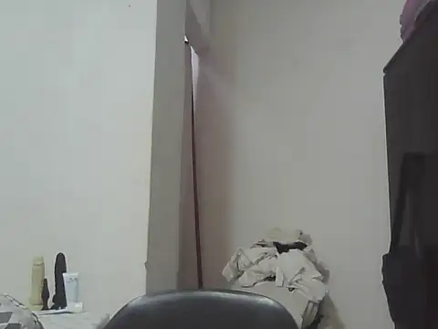 Sexxybella27 online show from 10-28-25, 06:07