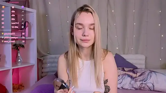Snapshot of Viena_dias chatting on 03-02-25, 10:26 Viena dias online show from 03-02-25, 10:26