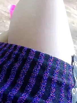 Snapshot of Naughtyy_xx chatting on 09-19-25, 01:37 Naughtyy xx online show from 09-19-25, 01:37