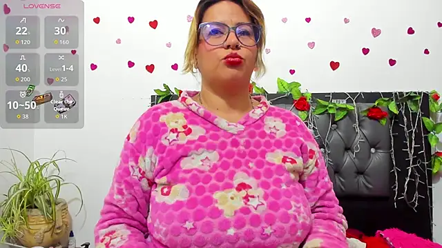 hazel 34 online show from 11-17-25, 08:29