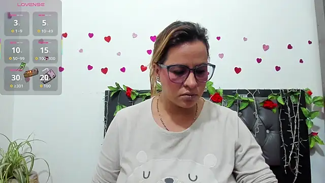 hazel 34 online show from 11-21-25, 08:35