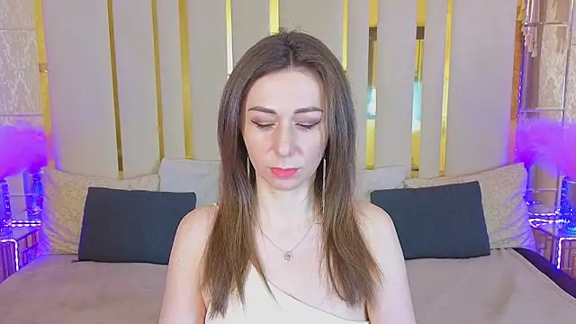 KimmmLi online show from 11-08-25, 07:23