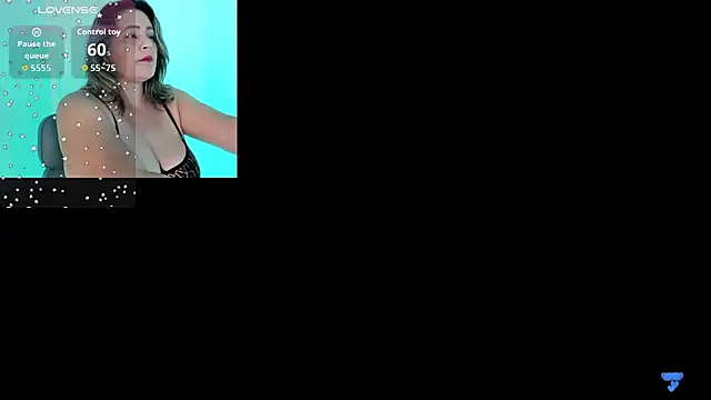 Snapshot of KATALEYA02 chatting on 06-12-26, 10:18 KATALEYA02 online show from 06-12-26, 10:18