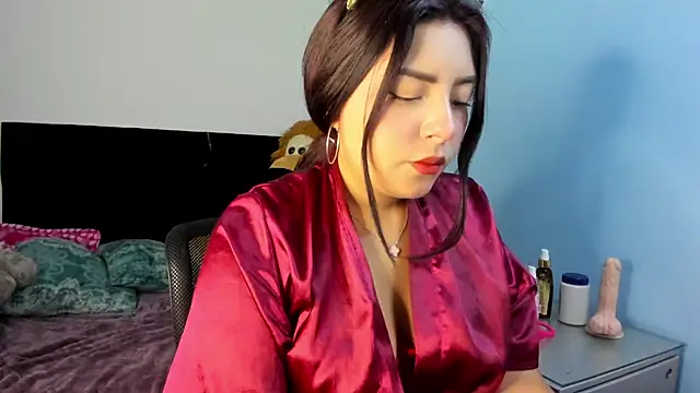 Charlotte cutee18 online show from 06-04-26, 11:04